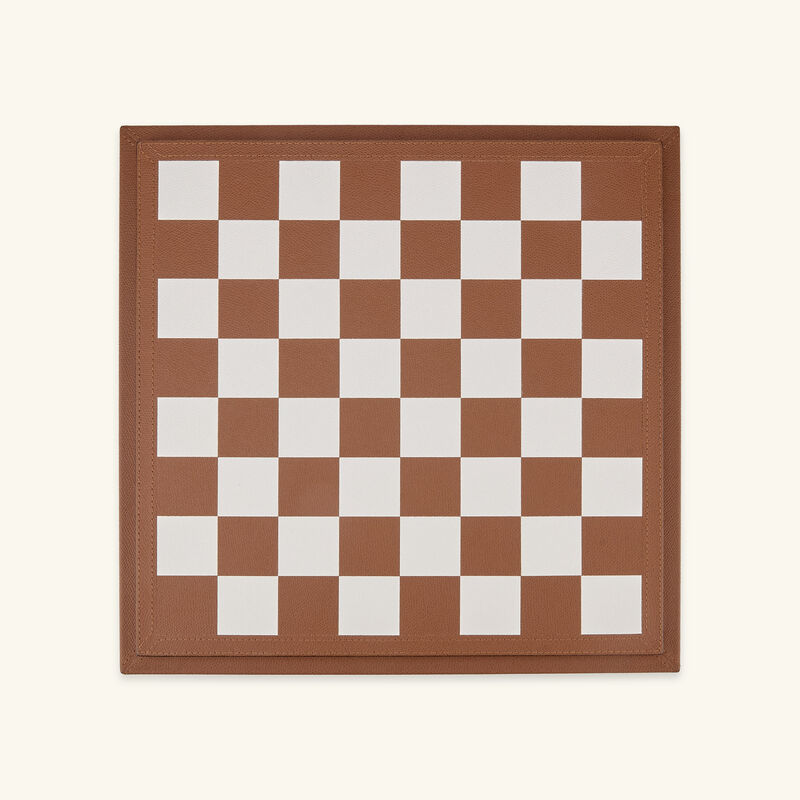 جيوبانيارا صندوق الألعاب الثلاثي   الشطرنج، الداما، والدومينو