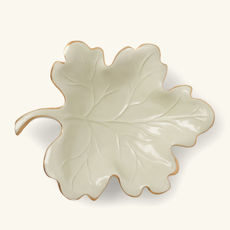 فيلاري صينية الحلى والمجوهرات أوتمن فيغ ليف بيضاء