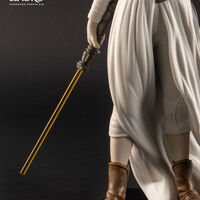 لادرو منحوتة ري متوسطة بيضاء