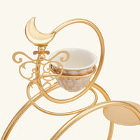 فيلاري قاعدة لتقديم المعجنات مع قسم مخصص لفنجان قهوة