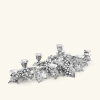 شمعدان فضي بنقش أوراق العنب - 9 شموع بوتشيلاتي شمعدان فضي بنقش أوراق العنب 9 شموع