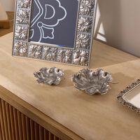 بوتشيلاتي وعاء على شكل ورقة إبرة الراعي فضي بحجم صغير