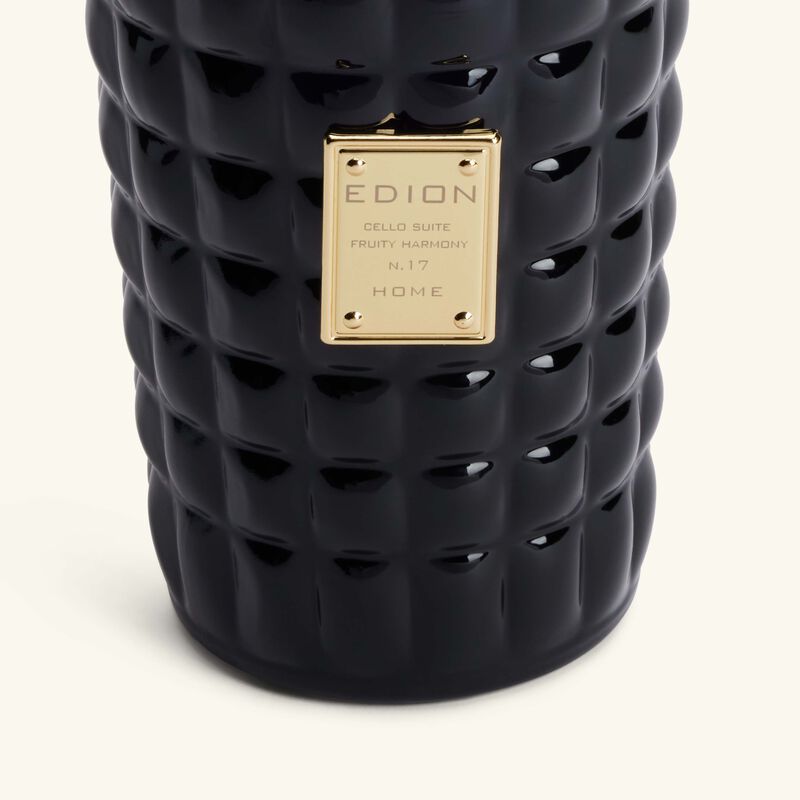 إديون الشمعة العطرية تشيلو سويت نمبر 17 فروتي هارموني نيرو   500 غ