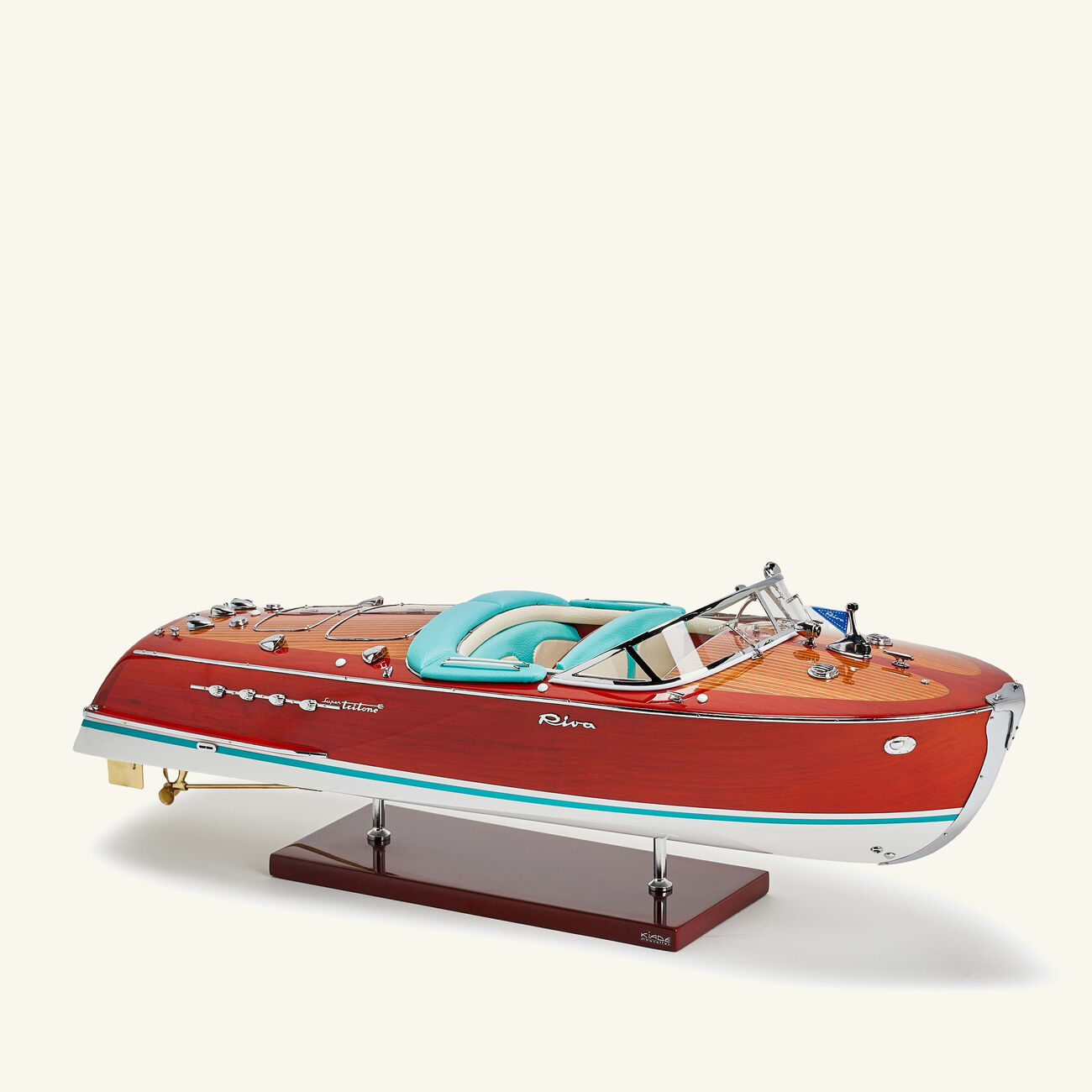 نموذج مصغر عن قارب ريفا ترايتون سوبر مودل كبير بني كياد نموذج مصغر عن قارب ريفا ترايتون سوبر مودل كبير بني