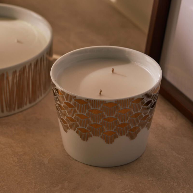 صلصال شمعة تمرة بالتعاون مع رزان العزوني برائحة العود والورد 500 غ