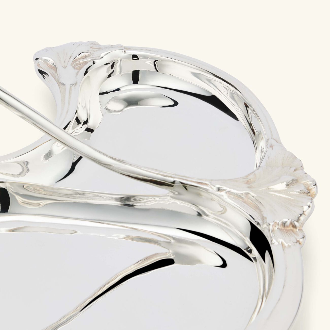 كريستوفل وعاء المكسرات غاليا كارنايشن سيرفر باللون الفضي