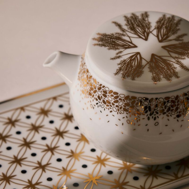 silsal tamrah by razan alazzouni teapot