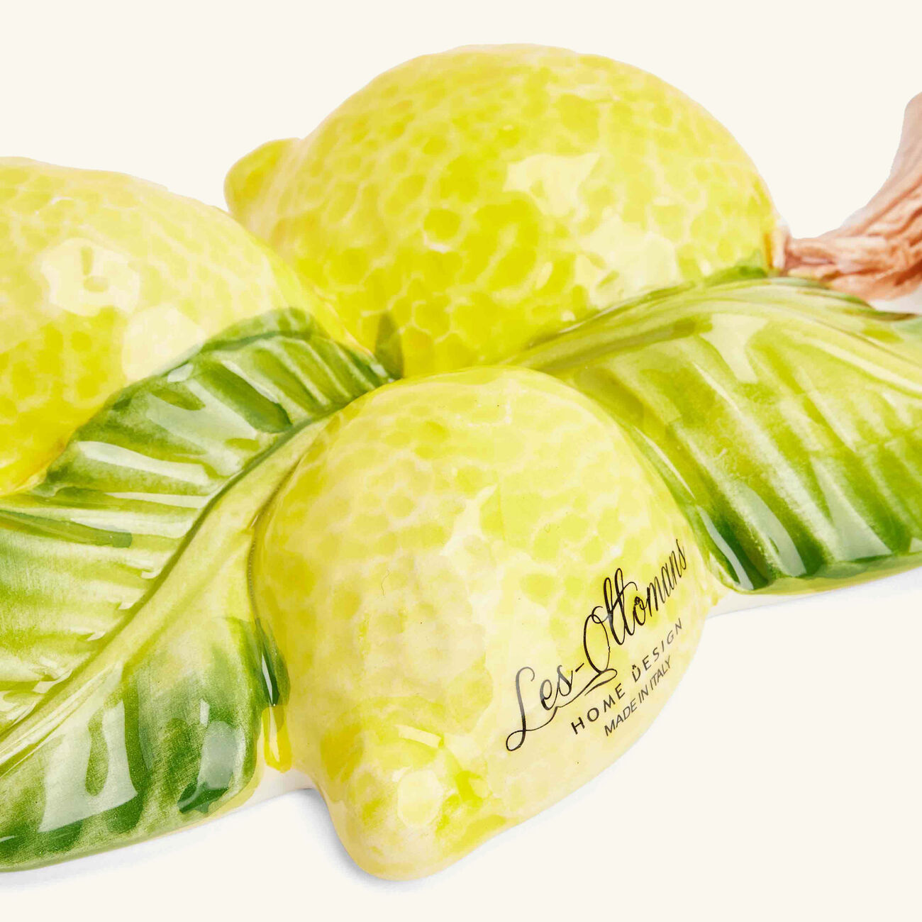 لي أوتومان منحوتة بتصميم الليمون صغيرة صفراء