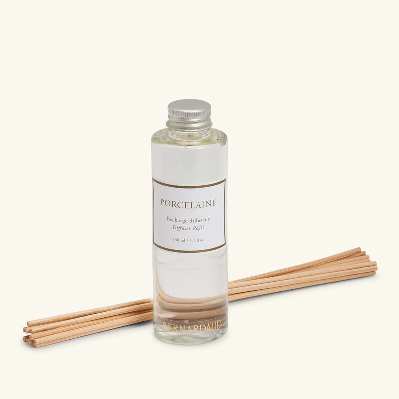 برناردو زجاجة بورلسينية لإعادة ملء موزع العطر مع أعواد من الروطان