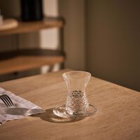 ماريو تشيوني فنجان الشاي سينسوريال أرمودو مع صحنه شفاف