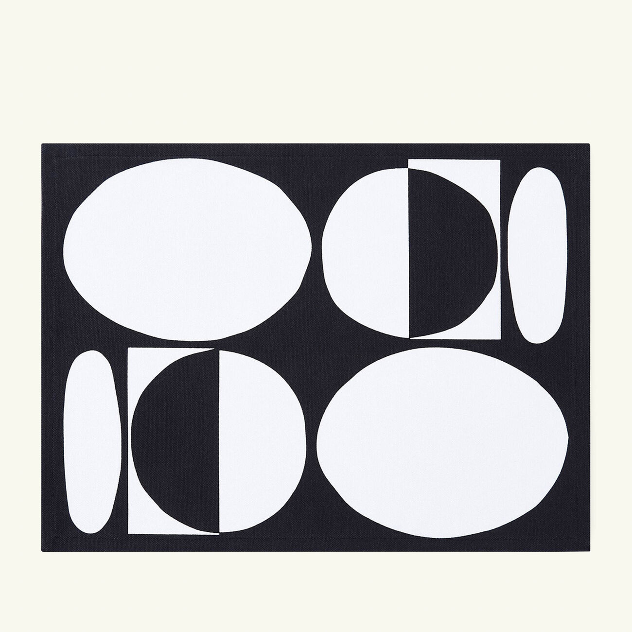 طقم مفارش الأطباق فالاوريس مؤلف من 4 مفارش باللون الأسود جوناثان أدلر طقم مفارش الأطباق فالاوريس مؤلف من 4 مفارش باللون الأسود