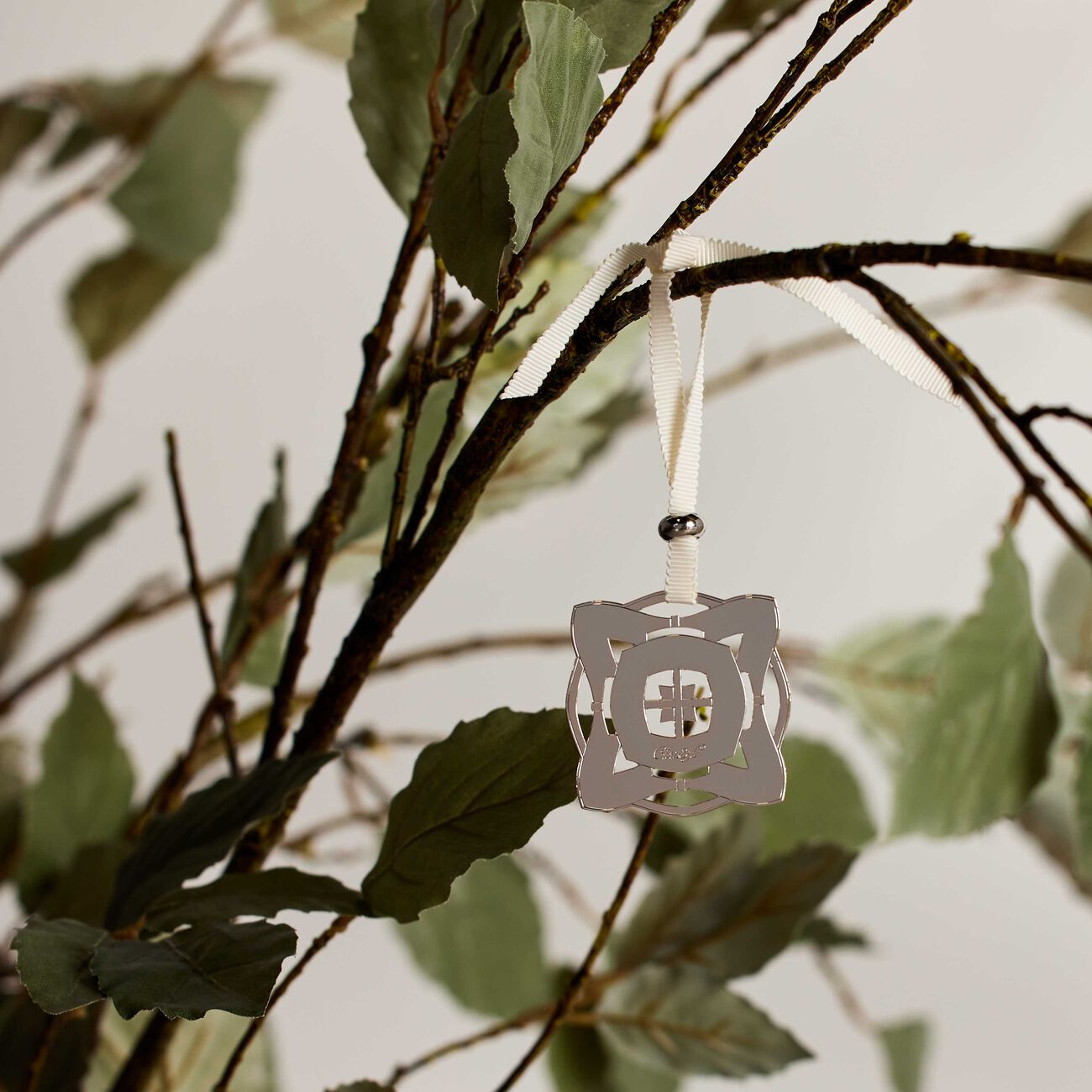 كريستوفل قطعة ديكور سيف دارجان للمناسبات الاحتفالية باللون الفضي