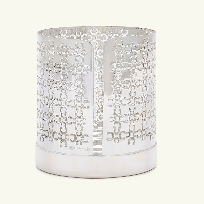 حامل الشموع آيكونك باللون الفضي كريستوفل حامل الشموع آيكونك باللون الفضي