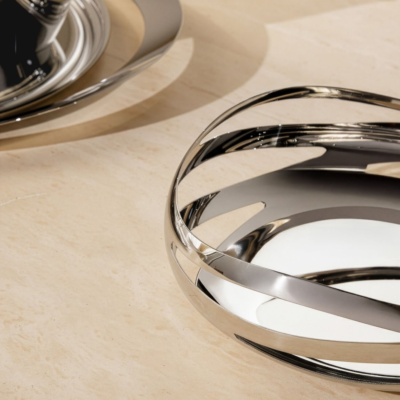 جورج جنسن طبق كوبرا للخبز والفاكهة مستدير شفاف