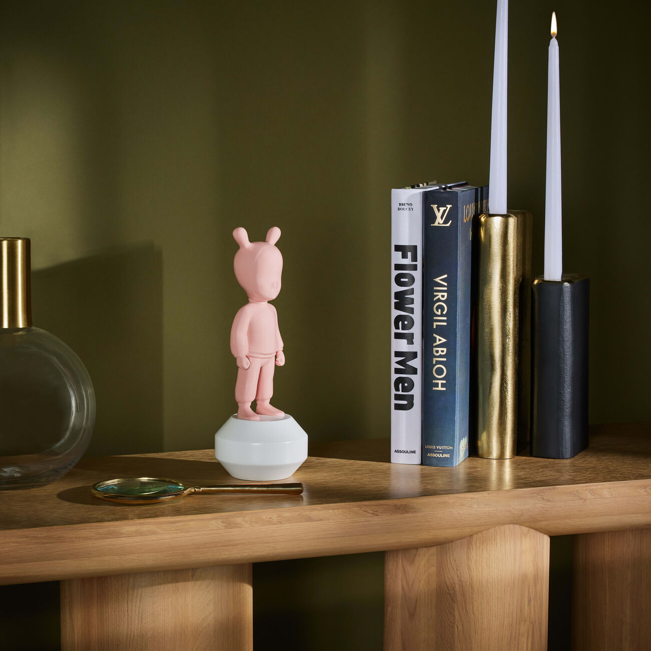 منحوتة ذا غيست من تصميم خايمي هايون صغيرة وردية لادرو منحوتة ذا غيست من تصميم خايمي هايون صغيرة وردية