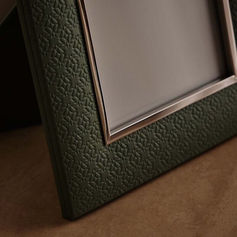 إطار الصور إيلي صعب مونوغرام أجاتا باللون الأخضر 27x21 سم 27x21