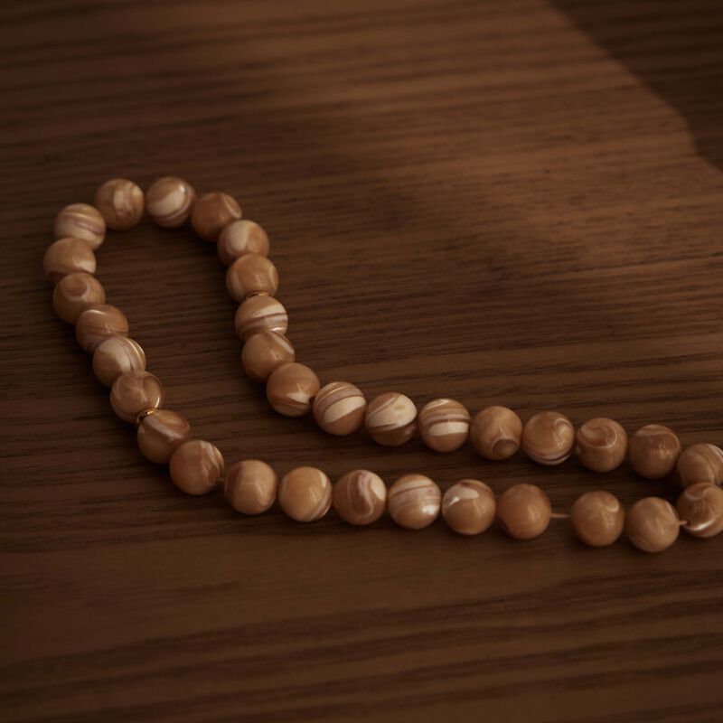 طقم شكر كاراميل شيل من عطر ومسبحة لايت اوف سكينة طقم شكر كاراميل شيل من عطر ومسبحة