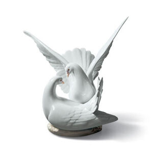 Love Nest Doves Figurine, medium