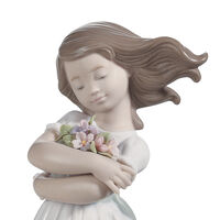منحوتة على شكل فتاة صغيرة تحمل باقة أزهار, small