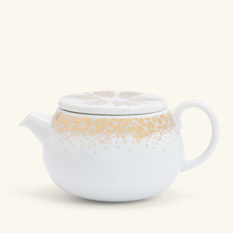 silsal tamrah by razan alazzouni teapot