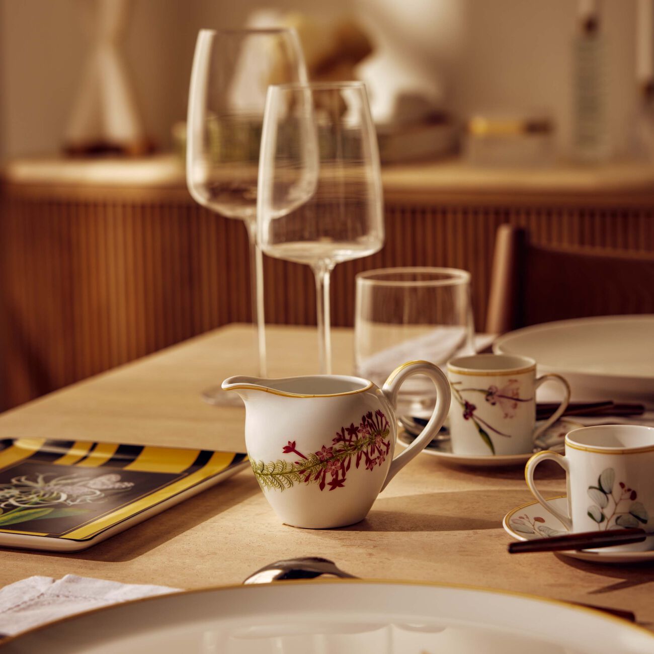 bernardaud jardin indien milk pitcher white